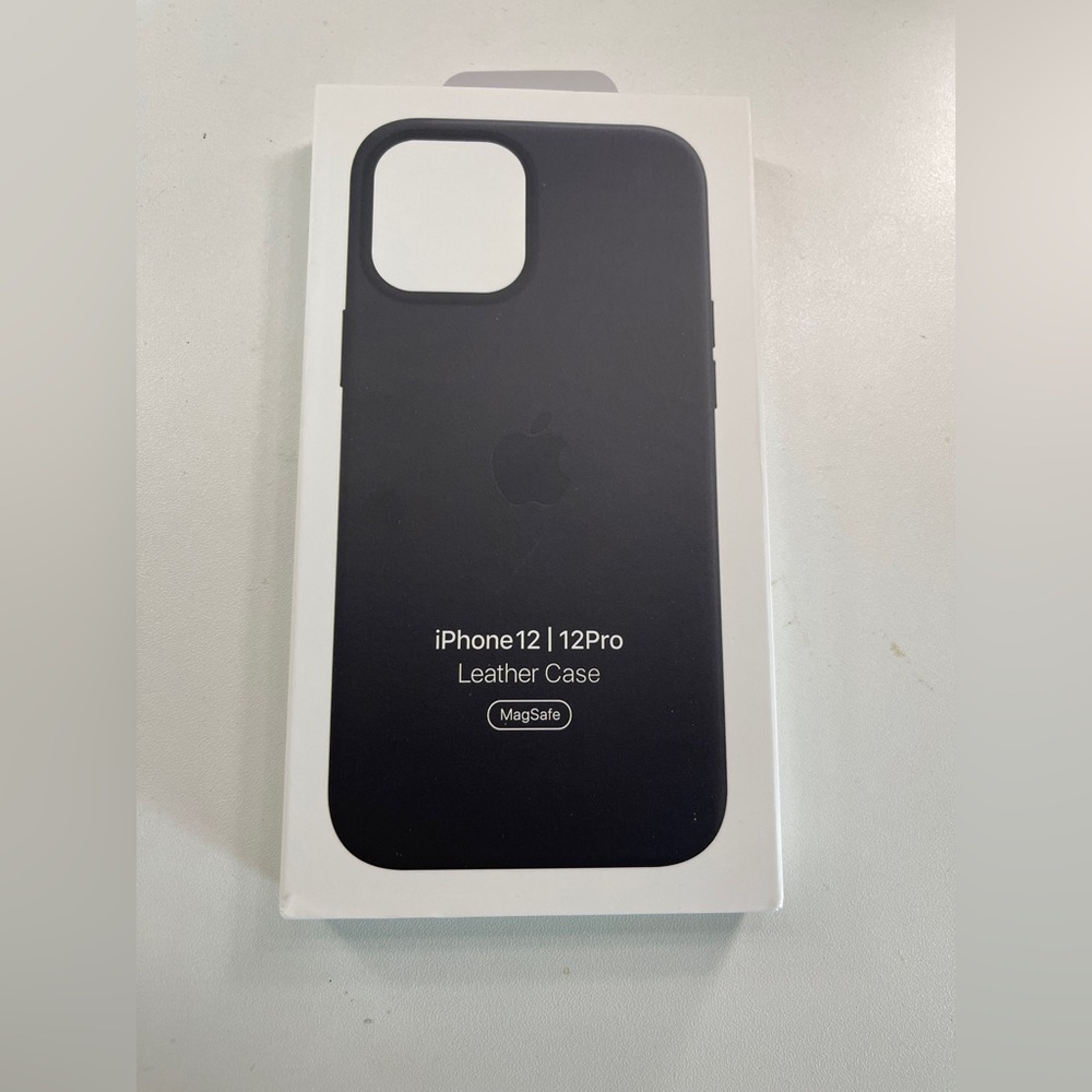 Apple iphone 12/12 pro and 12 Pro max Leather cases with MagSafe